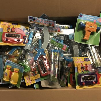 小猪佩奇玩具混合装 (100件) - 宝箱填充礼品 | B2B批发